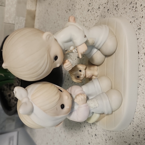 Precious Moments - Picture 2 of 12